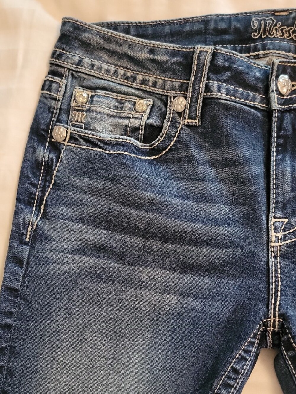 Miss Me Floral & Plaid W/Stone Embellishments Medium Wash Boot Cut Jeans, Sz 30 - Picture 3 of 13